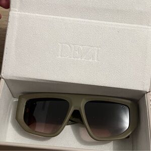 Dezi BACKTRACK sunglasses